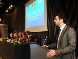 1723559_218438268361636_790569082_n